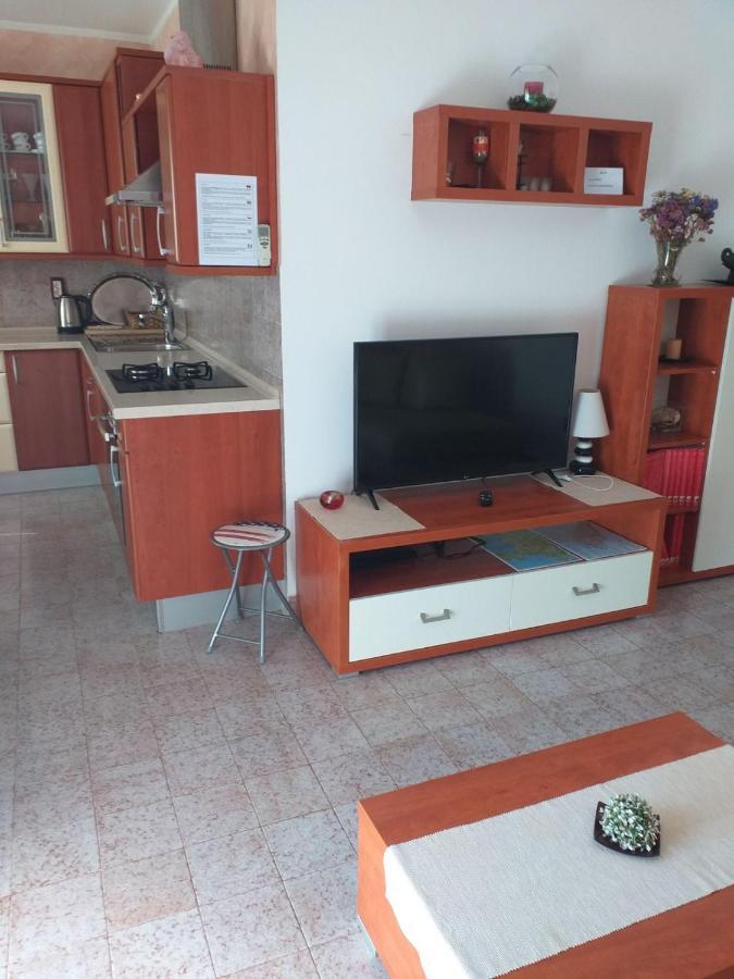 Lori Apartment Pula Luaran gambar
